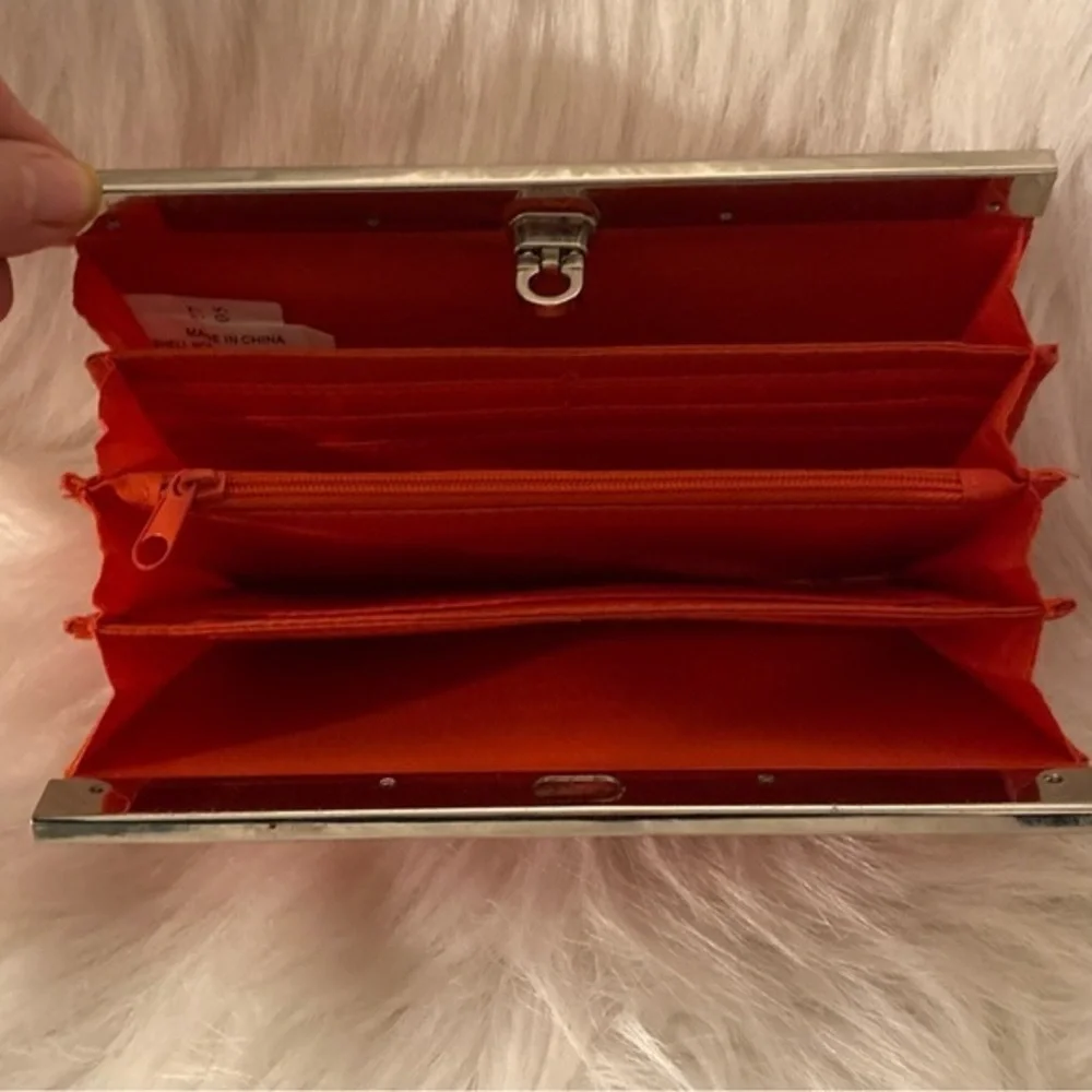 Wallet‎ Women’s Snap Closure Change Zip Pocket Inside Dividers